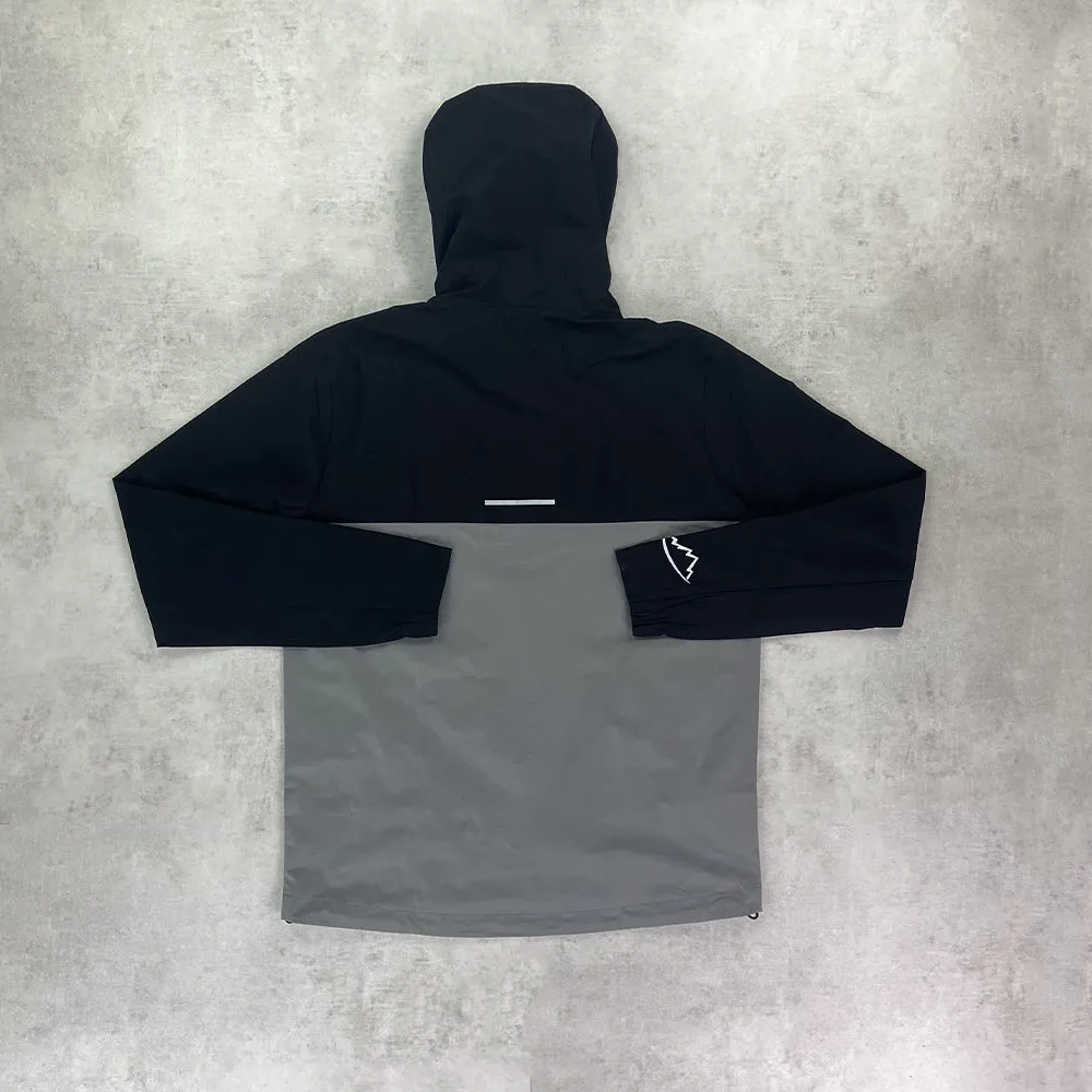 Adapt To Resistance Jacket Black/ Grey