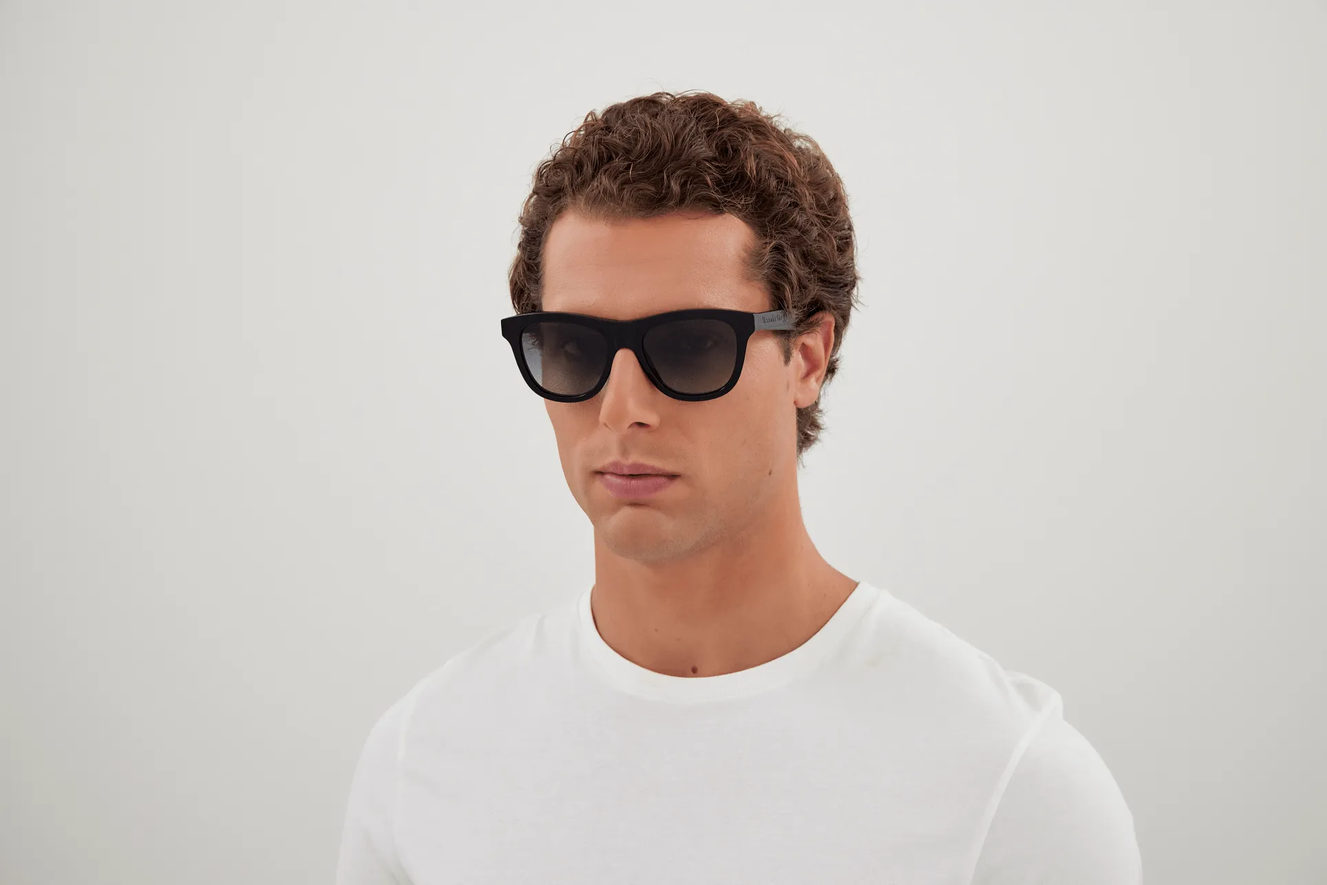 Alexander McQueen AM0421S
